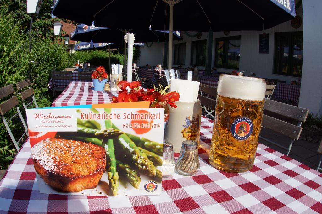 Gasthaus Und Landhotel Wiedmann Eresing Buitenkant foto
