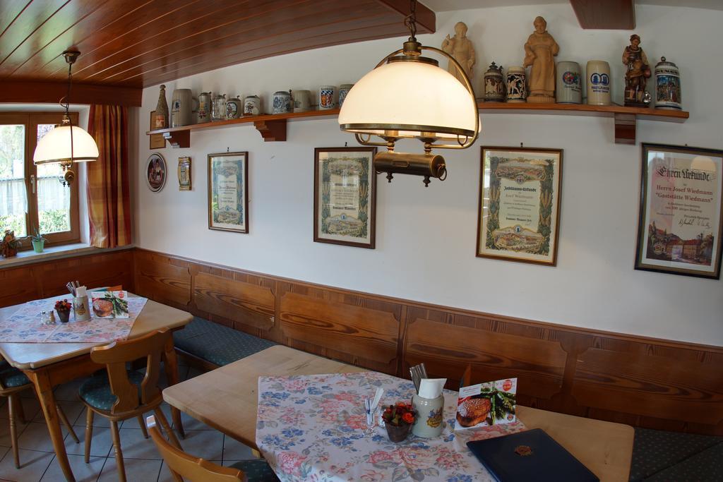 Gasthaus Und Landhotel Wiedmann Eresing Buitenkant foto