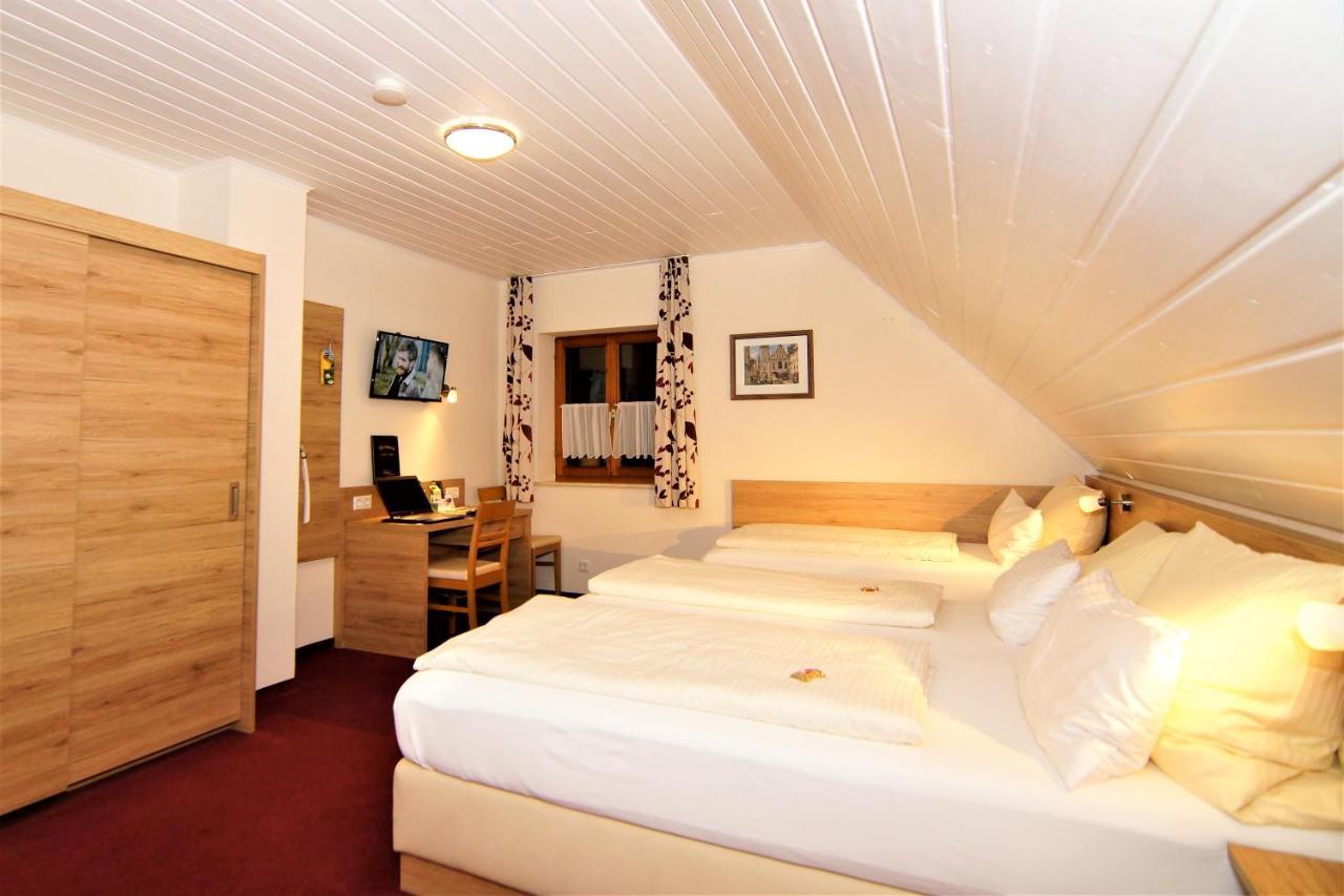 Gasthaus Und Landhotel Wiedmann Eresing Buitenkant foto