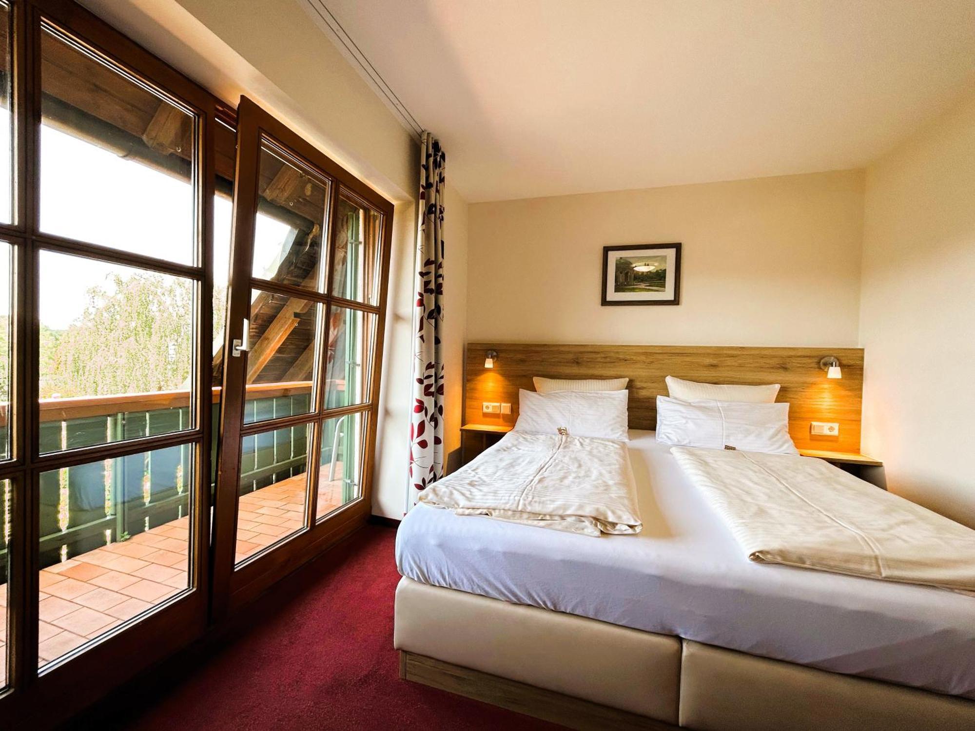 Gasthaus Und Landhotel Wiedmann Eresing Buitenkant foto