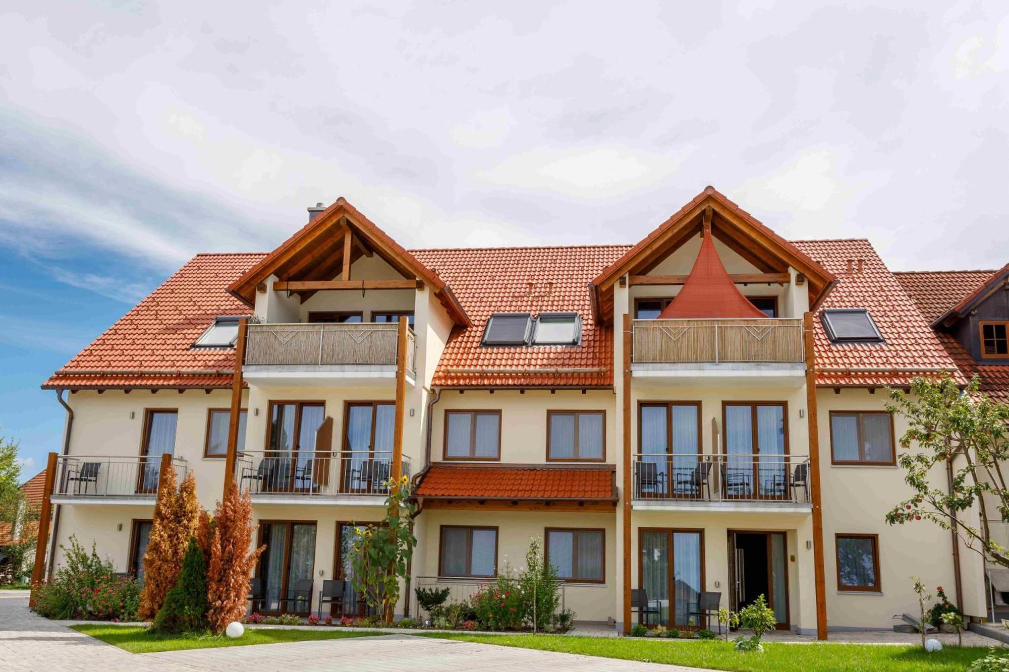 Gasthaus Und Landhotel Wiedmann Eresing Buitenkant foto