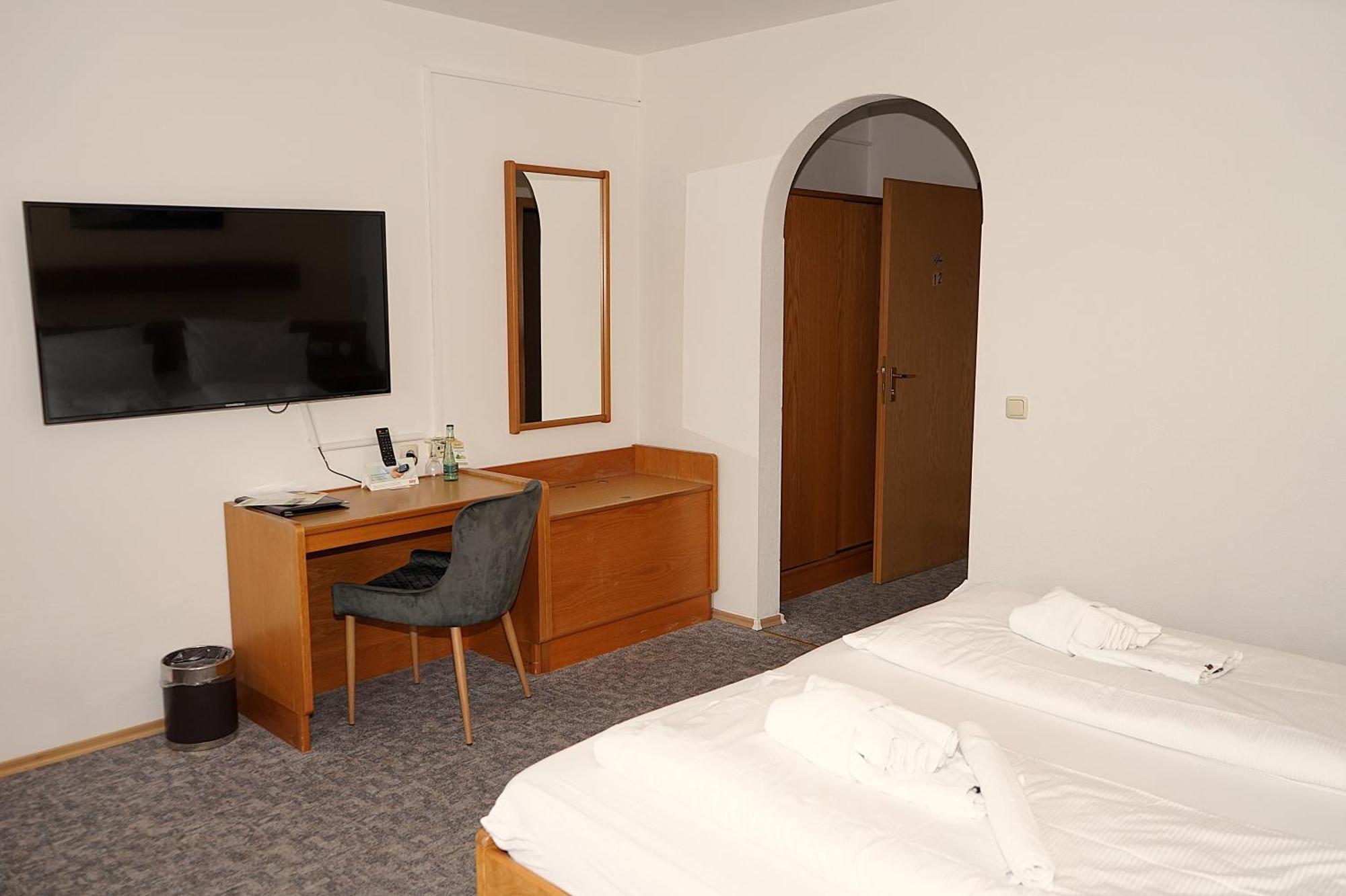 Gasthaus Und Landhotel Wiedmann Eresing Buitenkant foto