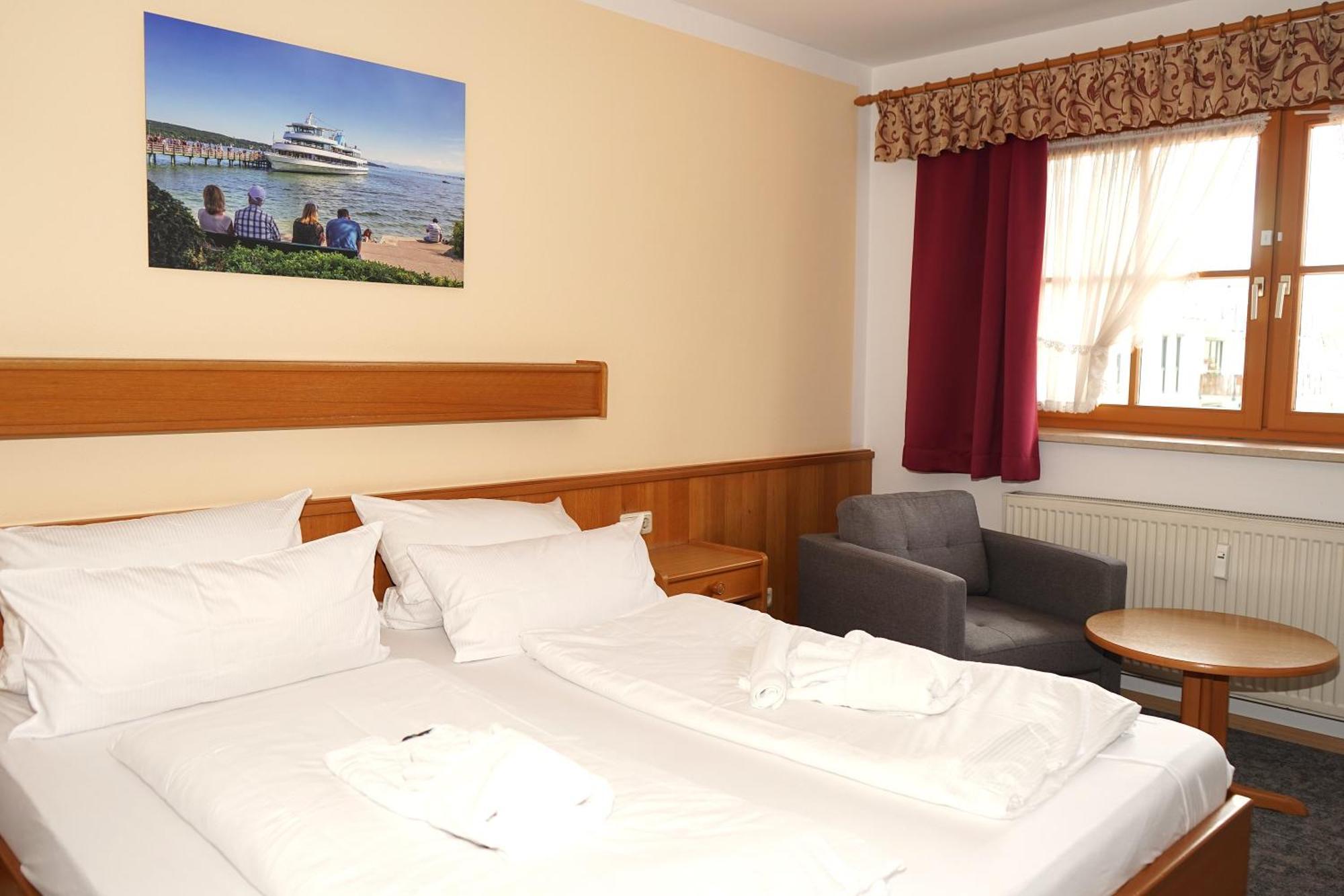 Gasthaus Und Landhotel Wiedmann Eresing Buitenkant foto