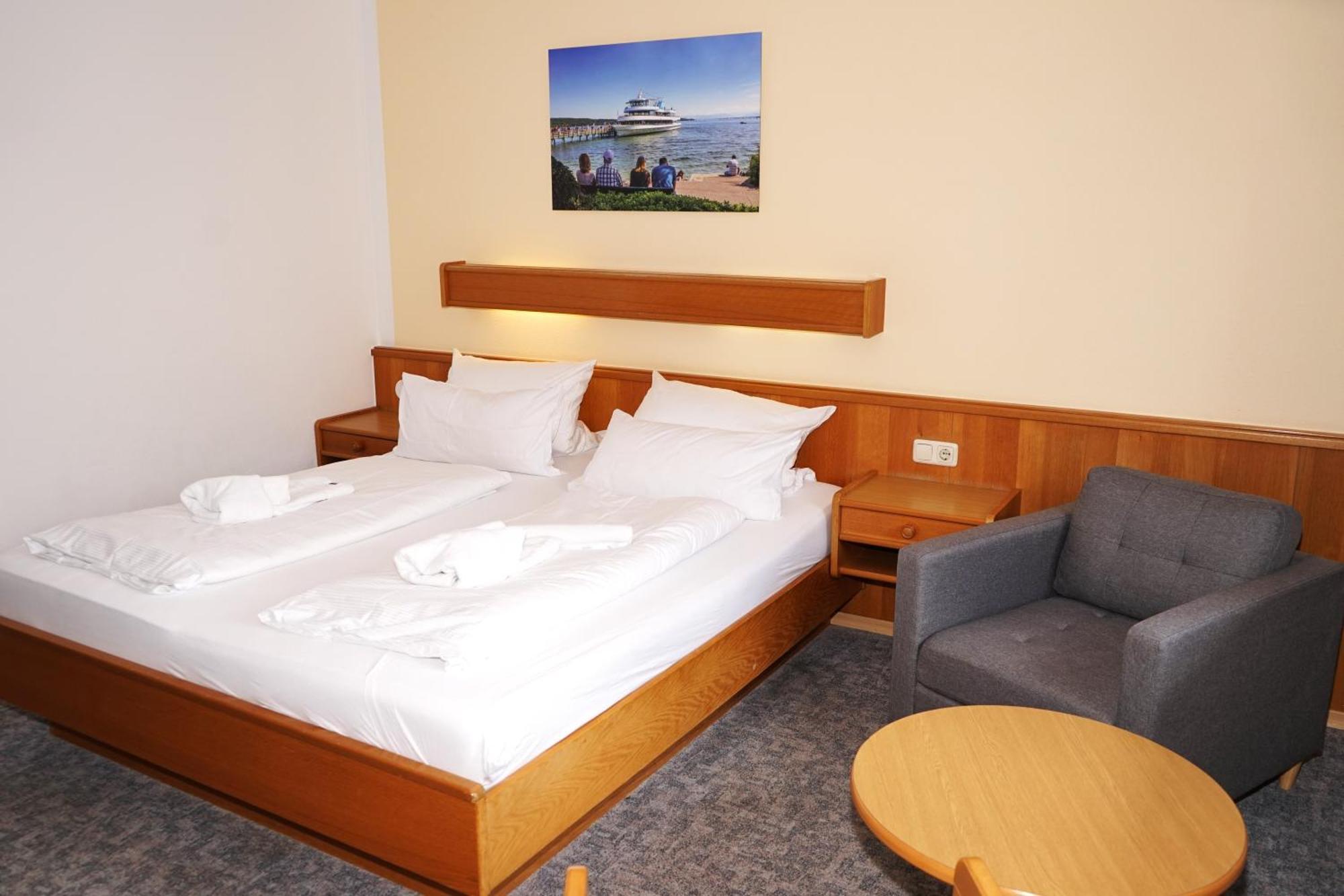 Gasthaus Und Landhotel Wiedmann Eresing Buitenkant foto