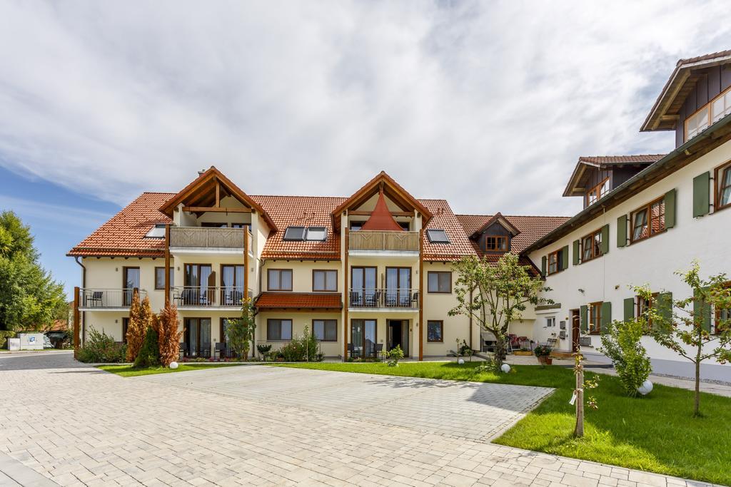 Gasthaus Und Landhotel Wiedmann Eresing Buitenkant foto