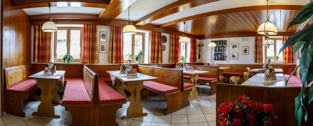 Gasthaus Und Landhotel Wiedmann Eresing Buitenkant foto